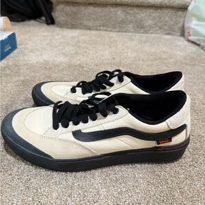 Vans Men's Black and Cream Sneakers
